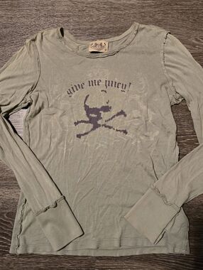 Juicy Couture Y2K Vintage Graphic Shirt Skull Size M Distressed Rhinestones
